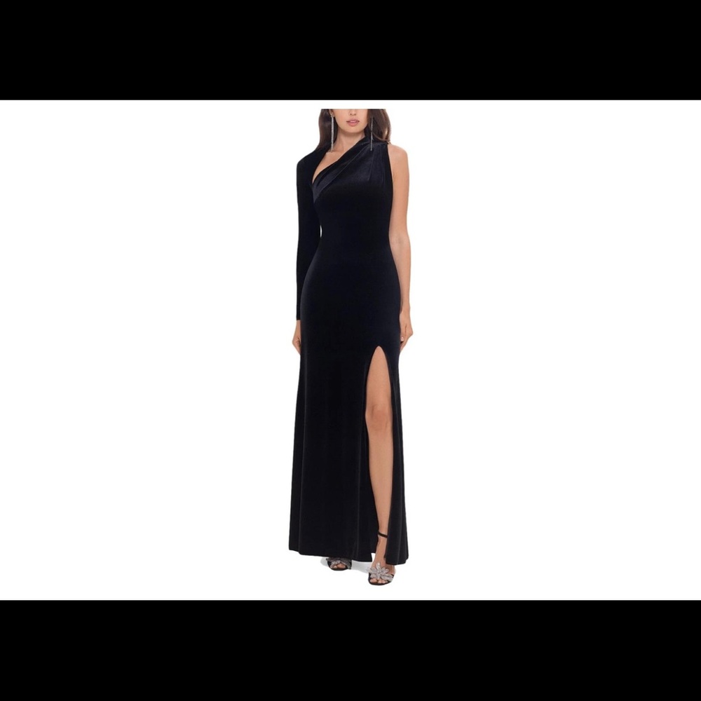 BNWT Betsy and Adam Velvet Gown